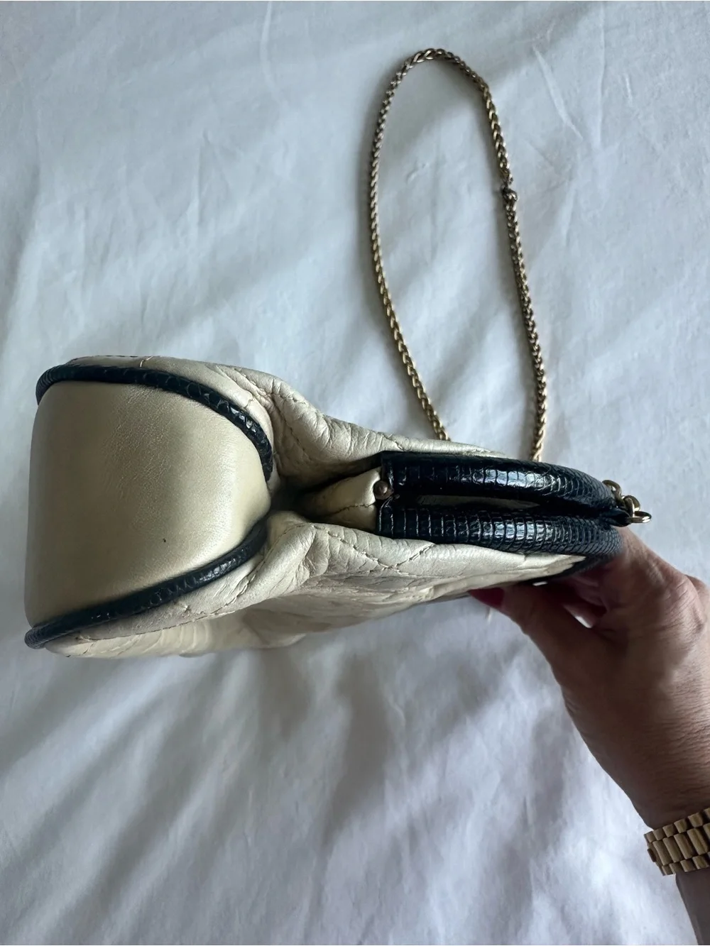 CHANEL Vintage Cream Quilted Shoulder Bag with Gold Chain